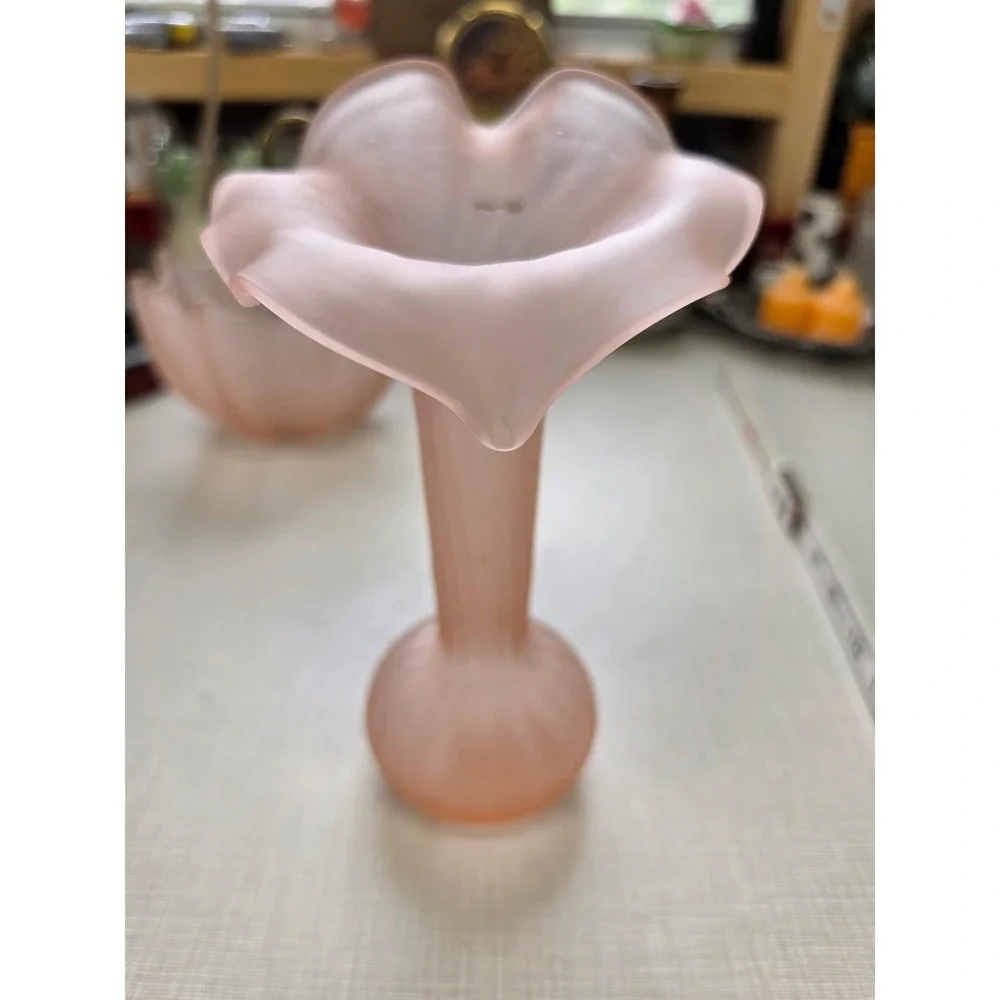 Vintage Pink Frosted Satin Glass Jack in the Pulpit Vase Ruffled Rim 7.25in